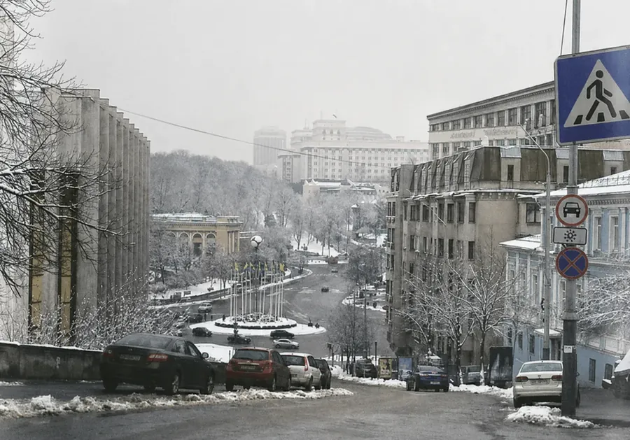 Stadtansicht in der Ukraine im Winter