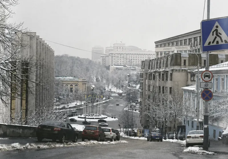 Вигляд міста в Україні взимку